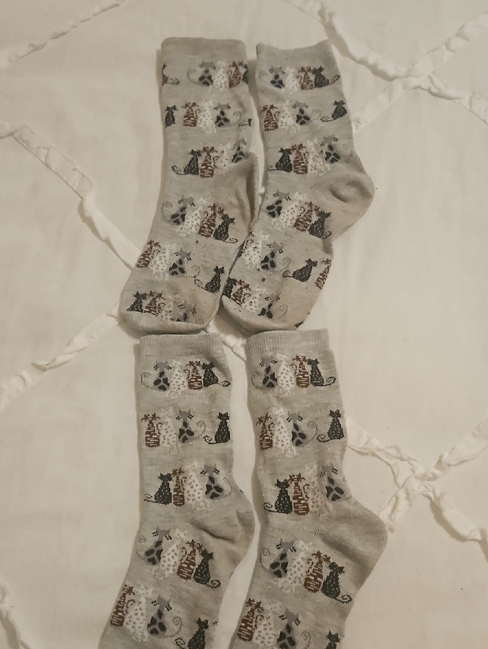 Cat Pattern Thin Crew Socks - Light Gray